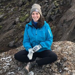 Meet your Posher, Liz